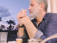 في يوم المسرح العالمي، إكرام الميت دفنه